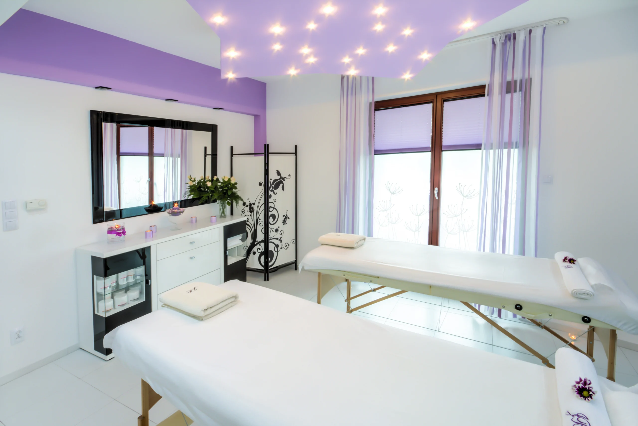 Cabinet de massage lumineux présenté sur un site internet professionnel