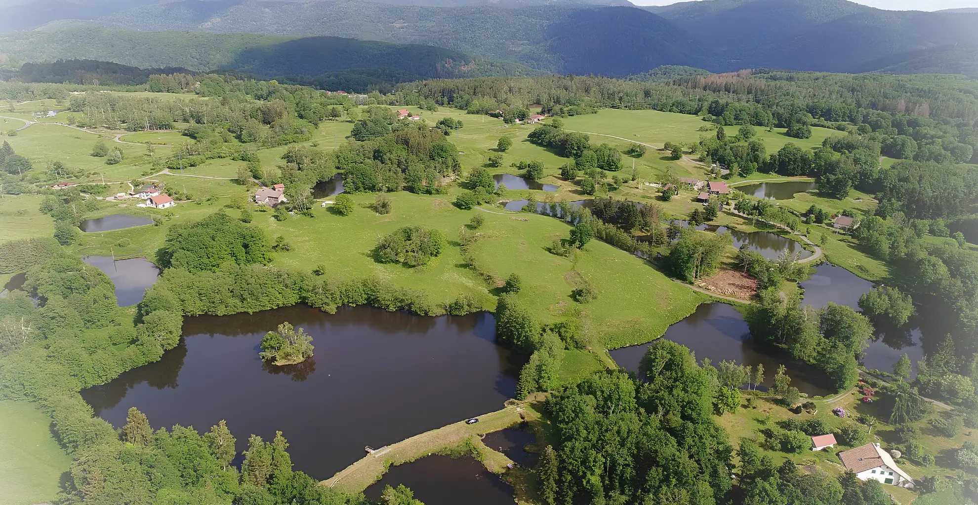 Le plateau des Mille Étangs, en Haute-Saône, vu du ciel